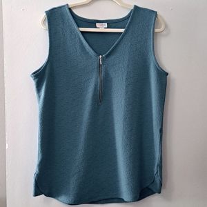 Lularoe Rachael M top